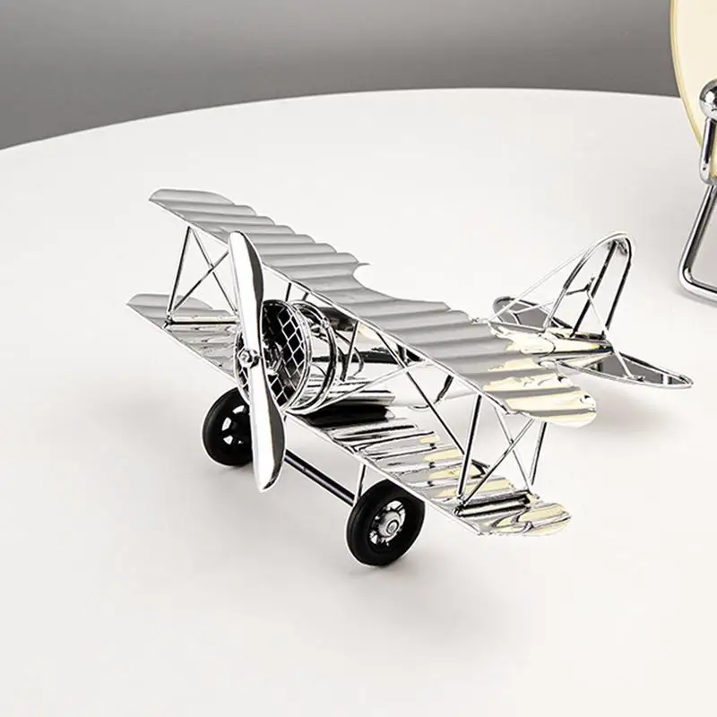וינטג מתכת דגם מטוס קישוטי כסף Electroplated טיס דאון כנפי אביזרים יין ארון שולחן העבודה הביתי קישוט התמונה 0