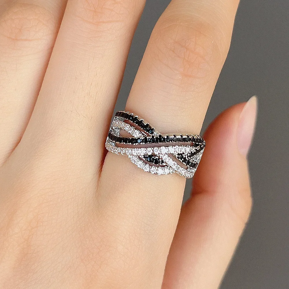 חדש יצירתי שחור/לבן טוויסט קו העיצוב של נשים האצבע-טבעת המסיבה ללבוש יומיומי אופנה מגוונים תכשיטים זרוק משלוח התמונה 3