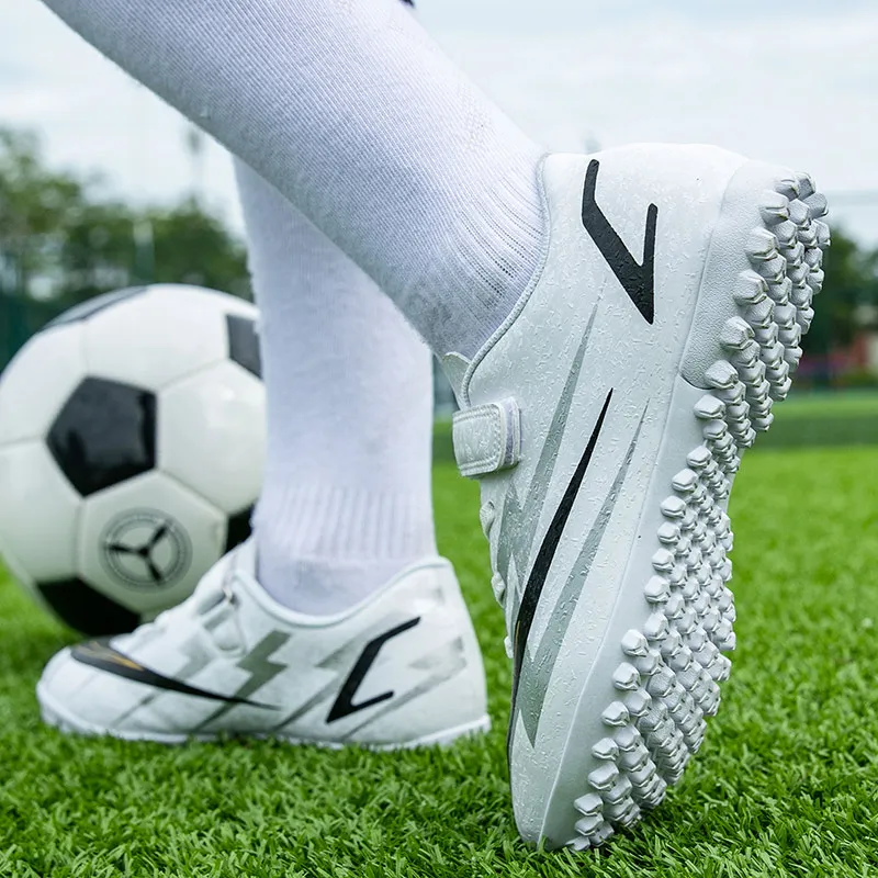 מסי נעלי כדורגל ילדים הסיטוניים עסקאות נעלי כדורגל Futsal אימון ילדים chuteira אגודת ספורט סניקרס נעלי יוניסקס התמונה 4